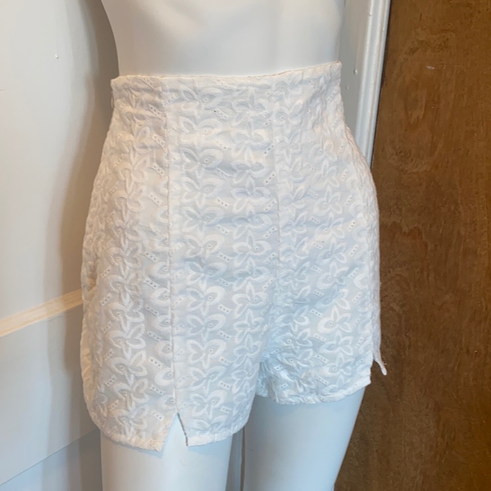 White cotton shorts